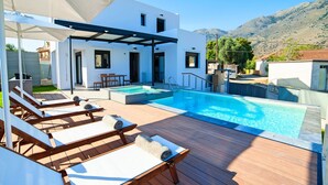 Unclassified image, 3 of 43, button - Haus in Kavallos mit privatem Pool und Panoramablick by Interhome (Georgioupoli)