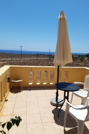 Terrace/patio - Wunderschönes Privathaus am Meer mit Panoramablick by Interhome (Fragkokastello)