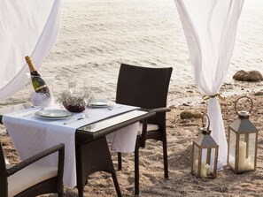 Outdoor dining - Gemütliche Wohnung in Pallini mit Eigenem Balkon by Interhome (Nea Skioni)