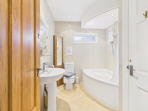 Een douche, een haardroger, handdoeken