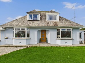 Exterior detail - Beautiful 4-Bed Getaway Near Falmouth (Falmouth)