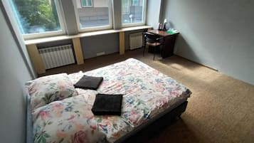 Classic-dobbeltværelse - 1 dobbeltseng | Skrivebord, arbejdsområde til bærbare computere, strygejern/strygebræt