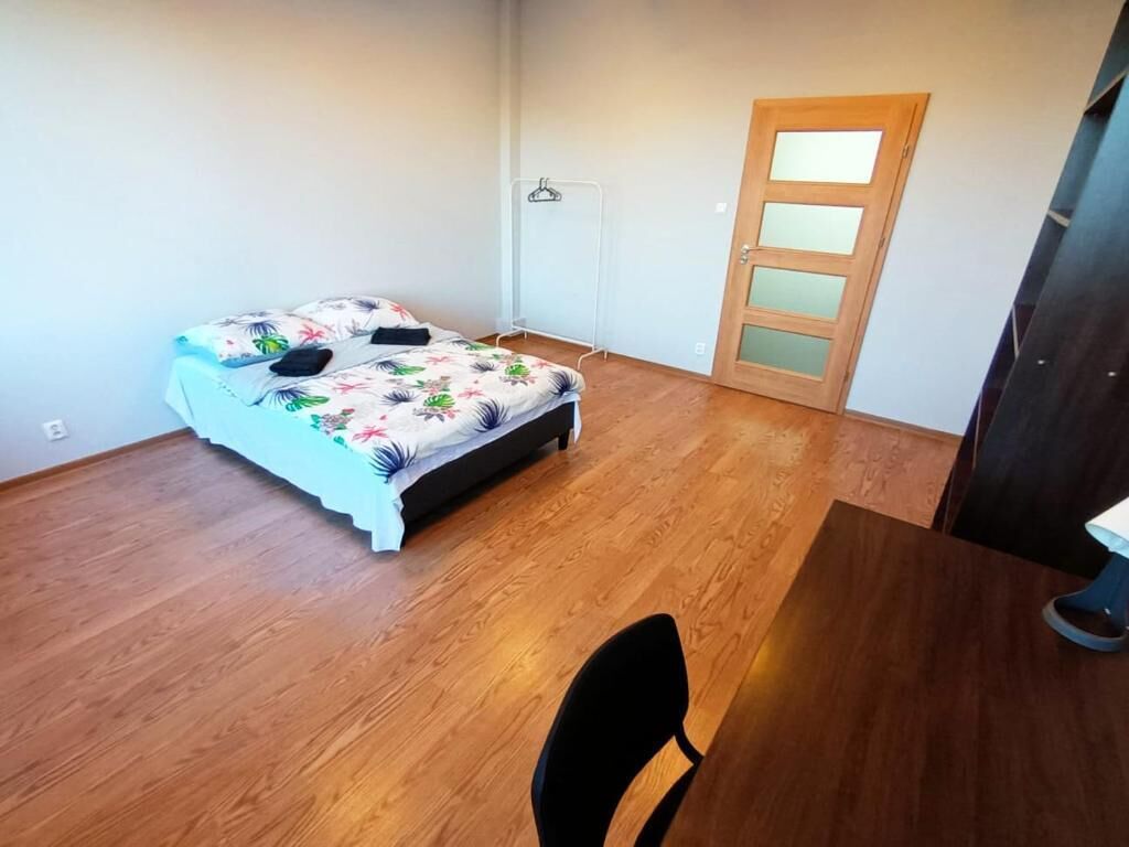 クラシック ダブルルーム ダブルベッド 1 台 | デスク、ノートパソコン用作業スペース、アイロン / アイロン台、WiFi (無料)