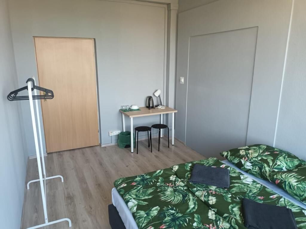 クラシック ダブルルーム ダブルベッド 1 台 | デスク、ノートパソコン用作業スペース、アイロン / アイロン台、WiFi (無料)