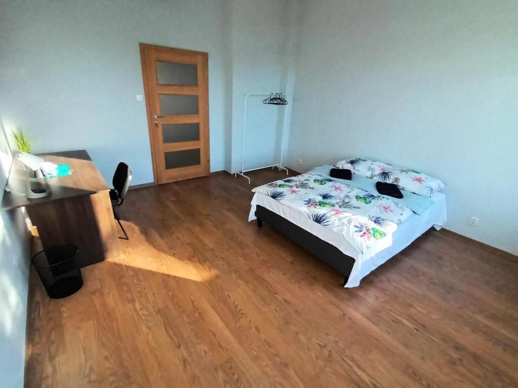 クラシック ダブルルーム ダブルベッド 1 台 | デスク、ノートパソコン用作業スペース、アイロン / アイロン台、WiFi (無料)