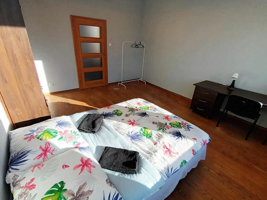 クラシック ダブルルーム ダブルベッド 1 台 | デスク、ノートパソコン用作業スペース、アイロン / アイロン台、WiFi (無料)