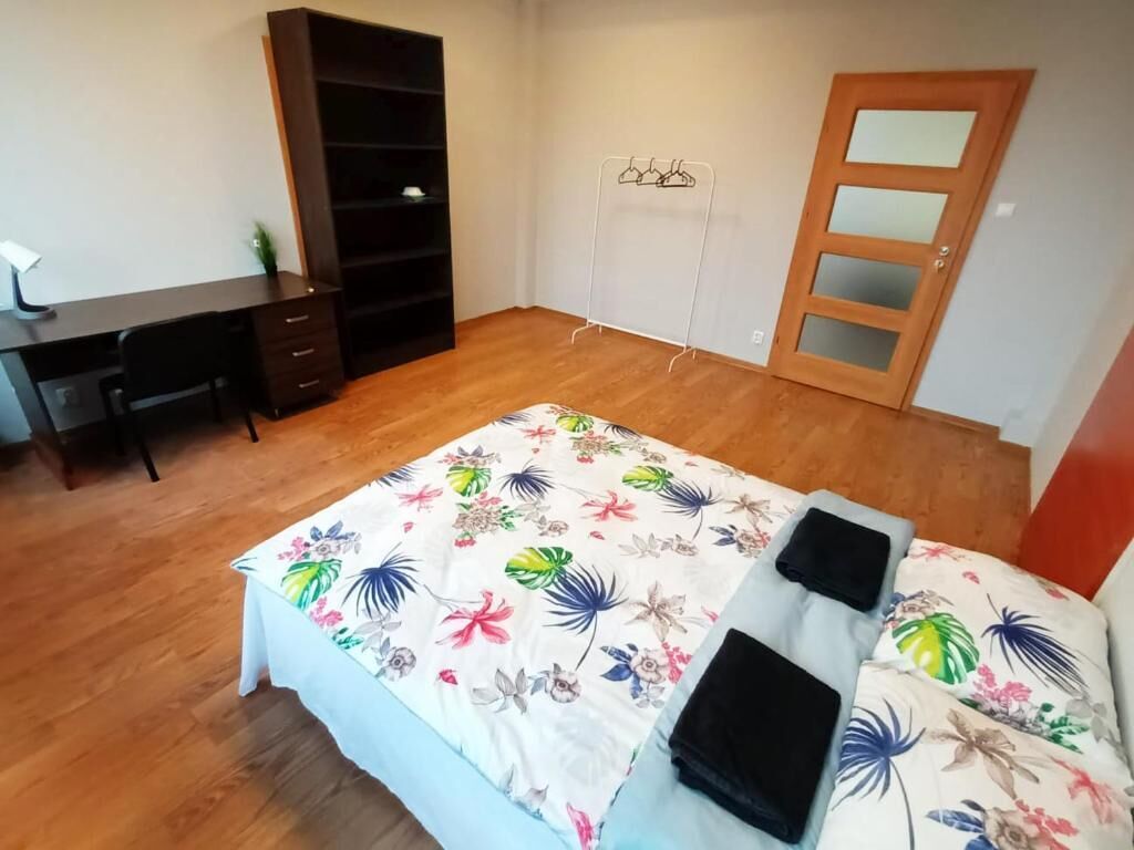 クラシック ダブルルーム ダブルベッド 1 台 | デスク、ノートパソコン用作業スペース、アイロン / アイロン台、WiFi (無料)