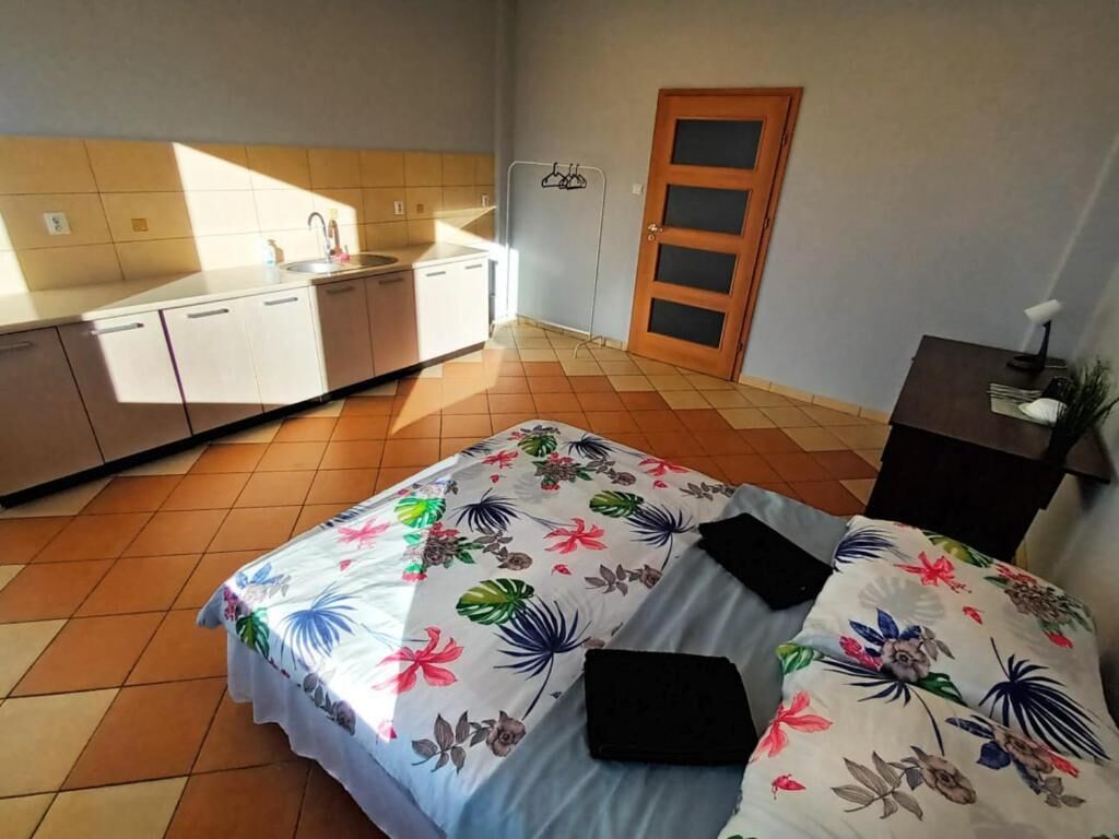 クラシック ダブルルーム ダブルベッド 1 台 | デスク、ノートパソコン用作業スペース、アイロン / アイロン台、WiFi (無料)