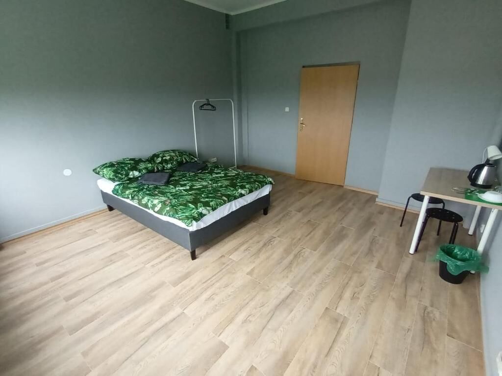 クラシック ダブルルーム ダブルベッド 1 台 | デスク、ノートパソコン用作業スペース、アイロン / アイロン台、WiFi (無料)