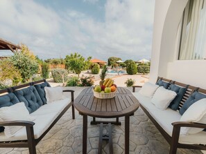 Outdoor dining - Gennadi Dreams Ferienvilla by Interhome (Gennadi)