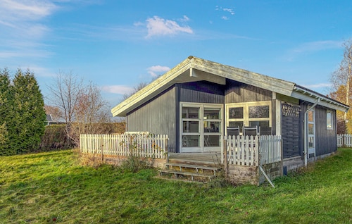 1 bedroom awesome home in Mern