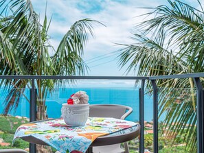 Outdoor dining - Villa in Arco da Calheta by Interhome (Arco da Calheta)