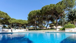 Unclassified image, 4 of 24, button - Wohnung mit Terrasse by Interhome (Albufeira)