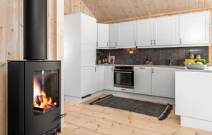 Geladeira, fogão, cooktop, lava-louças