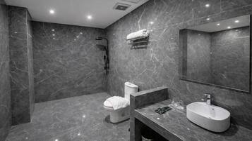 Junior Double Room | Bathroom | Shower, hair dryer, towels, soap