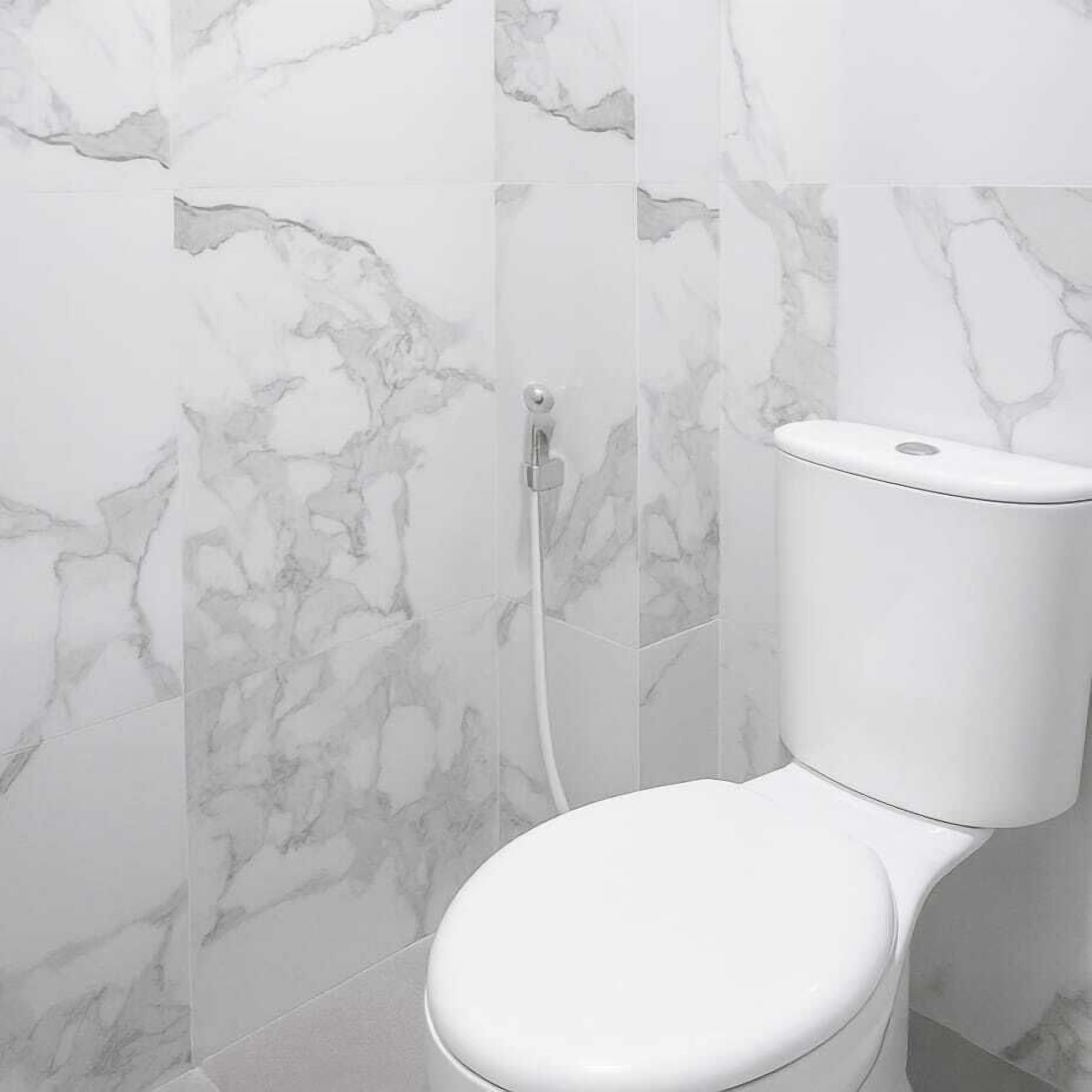 Regadera, secadora de cabello, toallas, jabón 