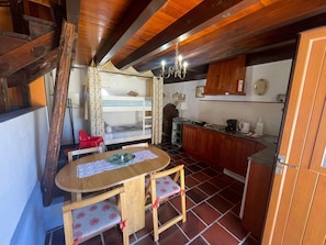 Inside other - Gemütliches Ferienhaus mit großem Gemeinschaftspool und Garten by Interhome (Cruzes)