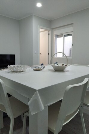Dining - mit Wi-Fi by Interhome (Famalicão)