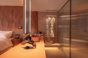 典雅雙人房 | 迷你吧、房內夾萬、書桌、遮光窗簾/窗簾