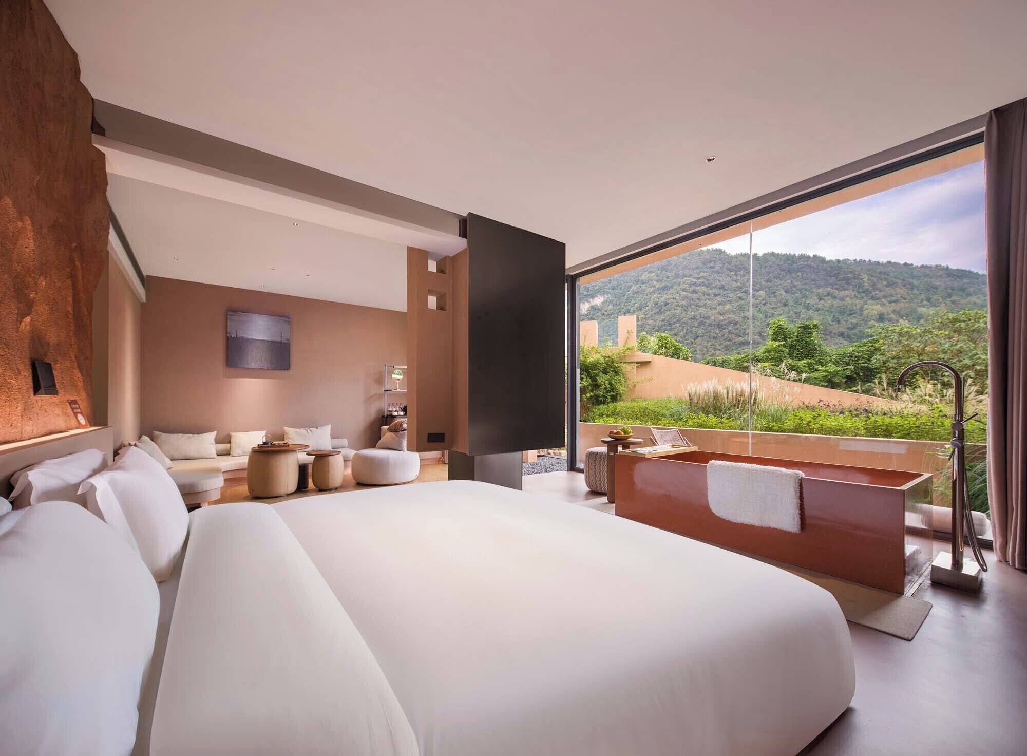 標準套房 | 迷你吧、客房內保險箱、書桌、遮光布/窗簾