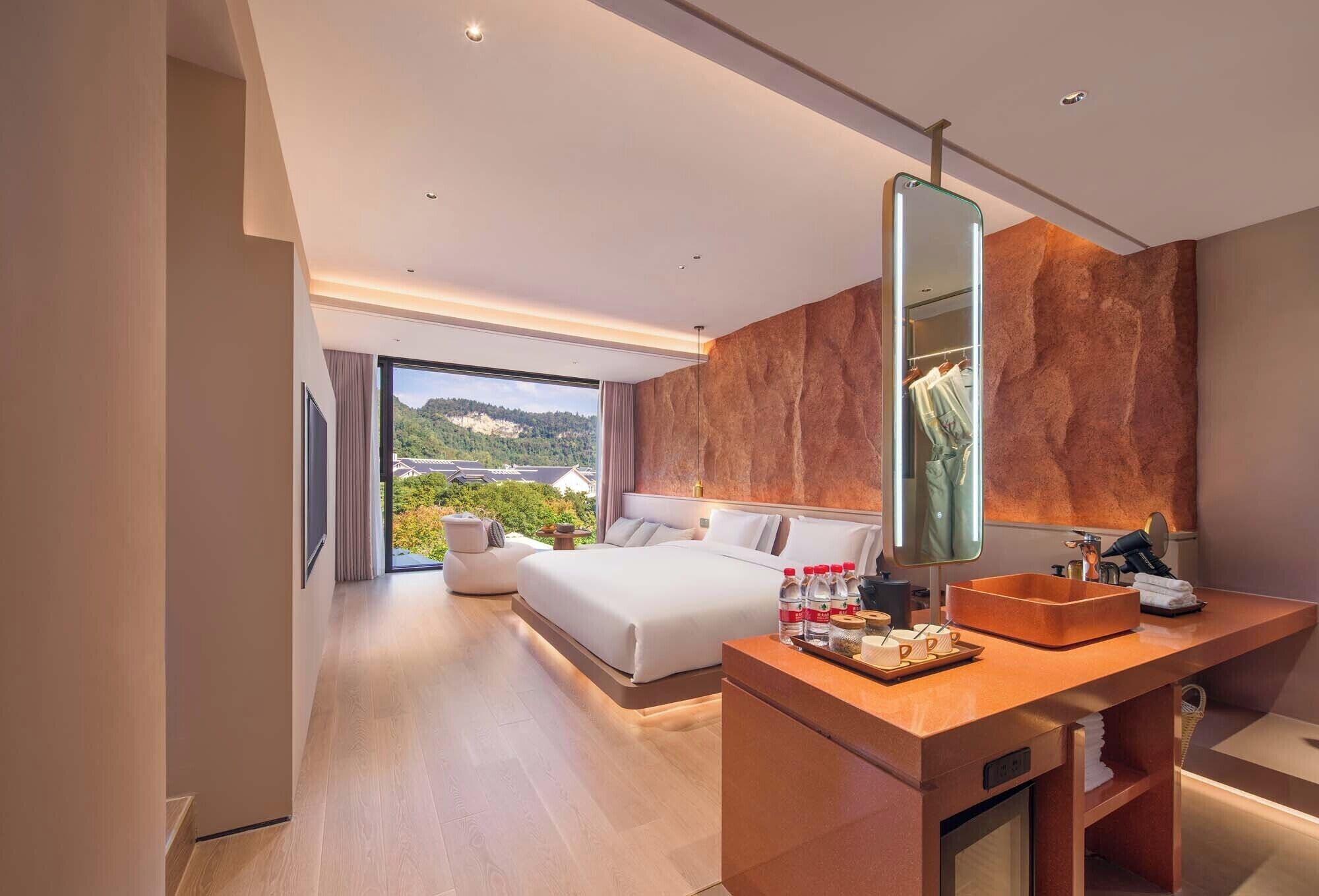 Family Suite | Minibar, in-room safe, desk, blackout drapes