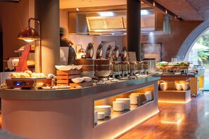 Petit déjeuner buffet compris tous les jours