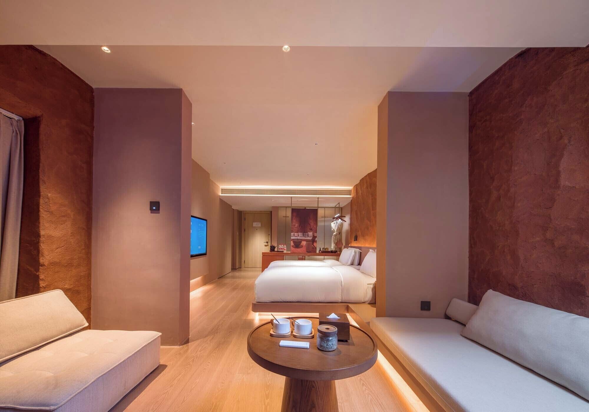 Luxury Double Room | Minibar, in-room safe, desk, blackout drapes