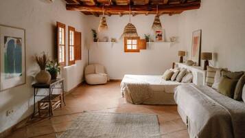 5 Schlafzimmer, Zimmersafe, Bügeleisen/Bügelbrett, WLAN