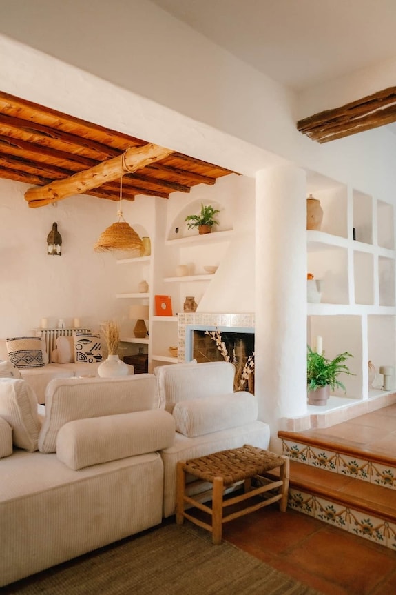 Stylish 5 Bedroom Villa With Pool & Sunset Terrace - Ibiza