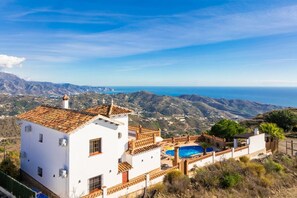 4 bedrooms - Villa Baena in Macaca (Torrox)