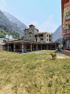 Exterior - Brother's In Mountains (Kasol)