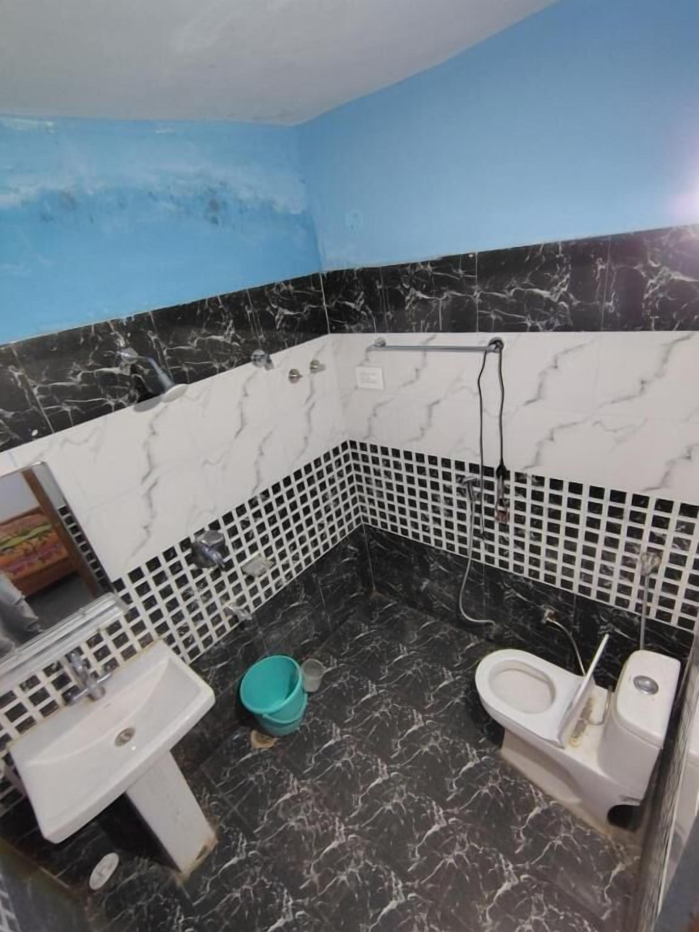 Shower, free toiletries, towels, soap