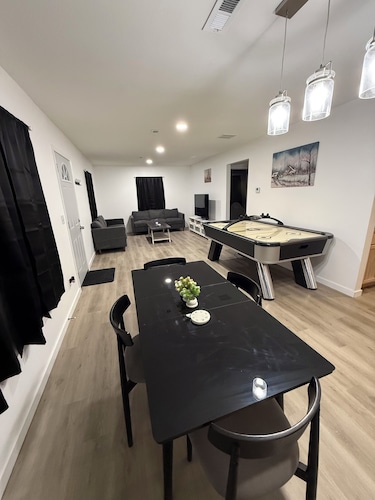 Peaceful home, 13 minutes from Ft Wood!