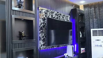 Appartement Familial, balcon, vue ville | Coin séjour