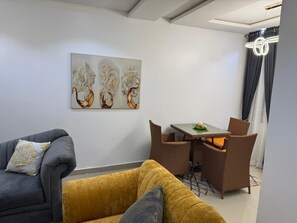 Family dining - Lavish Apartment (Abuja)