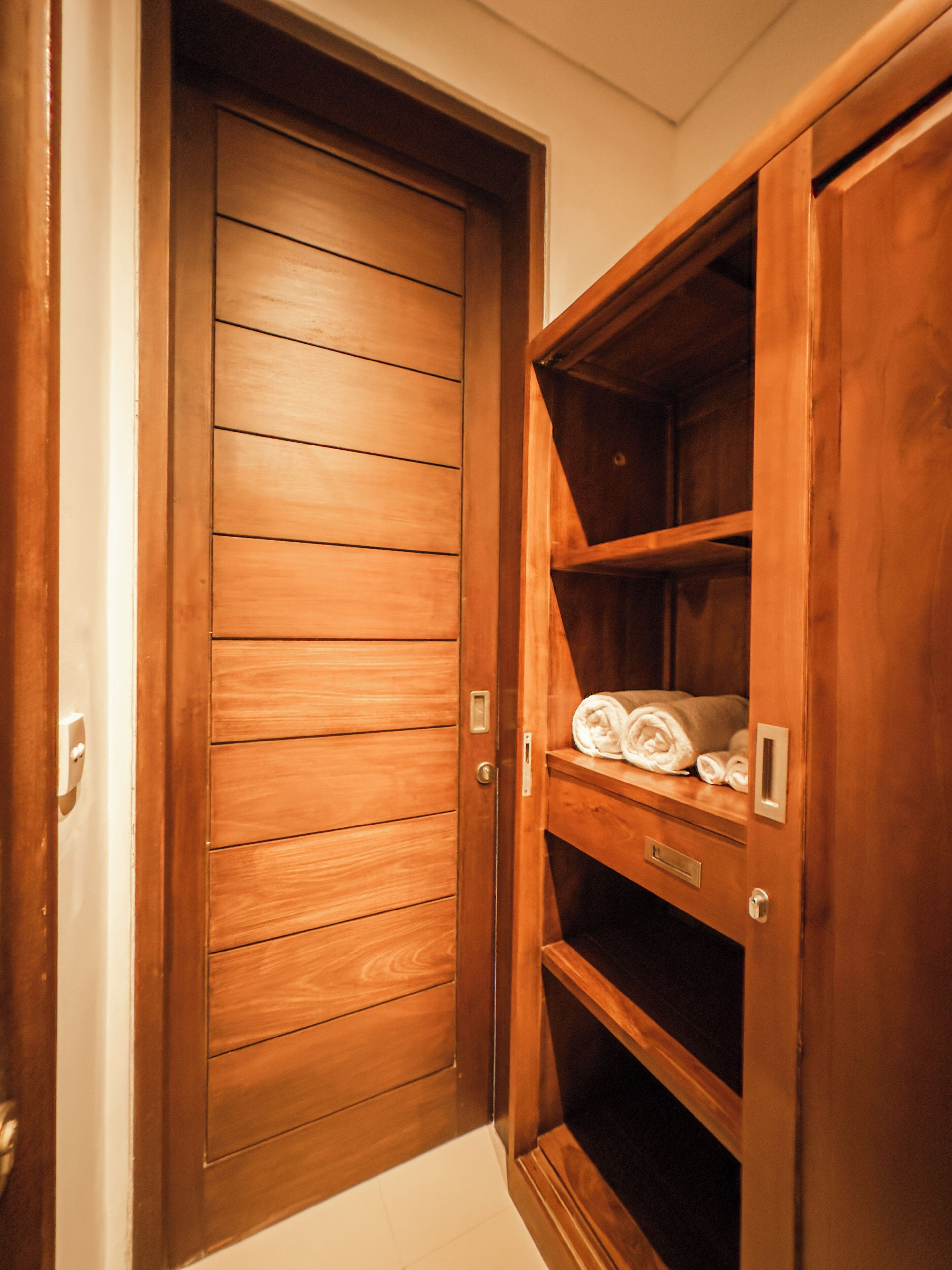 Vila, 2 quartos, vista para a piscina | Banheiro | Banheira e chuveiro separados, produtos de toalete grátis