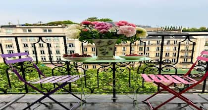 Superb Arc de Triomphe apartment