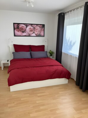 Iron/ironing board, WiFi, bed sheets - A Place to Feel at Home! (Steinheim an der Murr)
