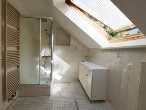 Shower, hair dryer - Holiday Home 'Komforthaus mit Fernblick' with Terrace (Steinheim an der Murr)