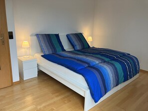 Bügeleisen/Bügelbrett, WLAN, Bettwäsche