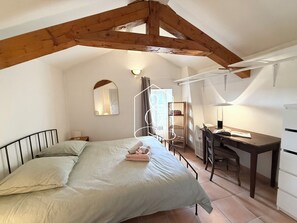 Iron/ironing board, free WiFi, bed sheets - *Villa Andéria*, a little Provencal cocoon (Callian)