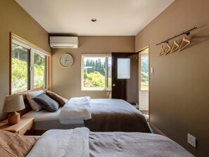 Room - Healing space in rich nature and rural scenery / Max. 12 people / BBQ available / Close to hot springs / Fully renovated [Oku-Aga Nanamean Rakura]. (Naname, Aga, Higashikambara District)