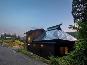 Exterior - Healing space in rich nature and rural scenery / Max. 12 people / BBQ available / Close to hot springs / Fully renovated [Oku-Aga Nanamean Rakura]. (Naname, Aga, Higashikambara District)