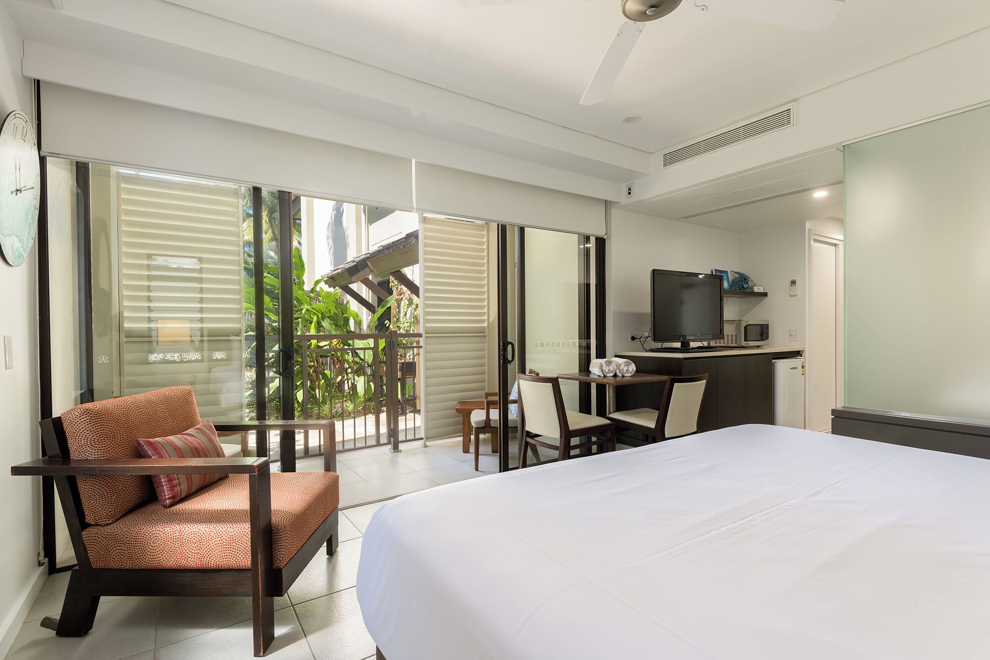 Silitysrauta/-lauta, internet, vuodevaatteet