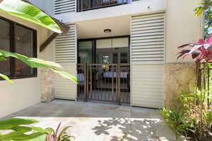 Exterior detail - Luna Studio (Port Douglas)