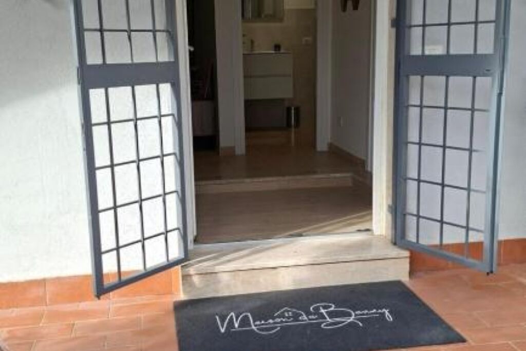 تفاصيل الفندق من الخارج