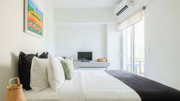 Desk, iron/ironing board, free WiFi, bed sheets