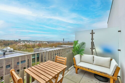 Nice 1BR flat with lovely terrace and parking