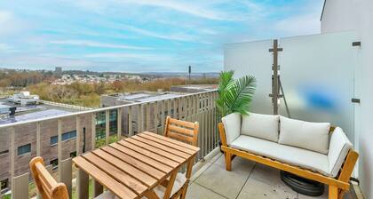 Nice 1BR flat with lovely terrace and parking