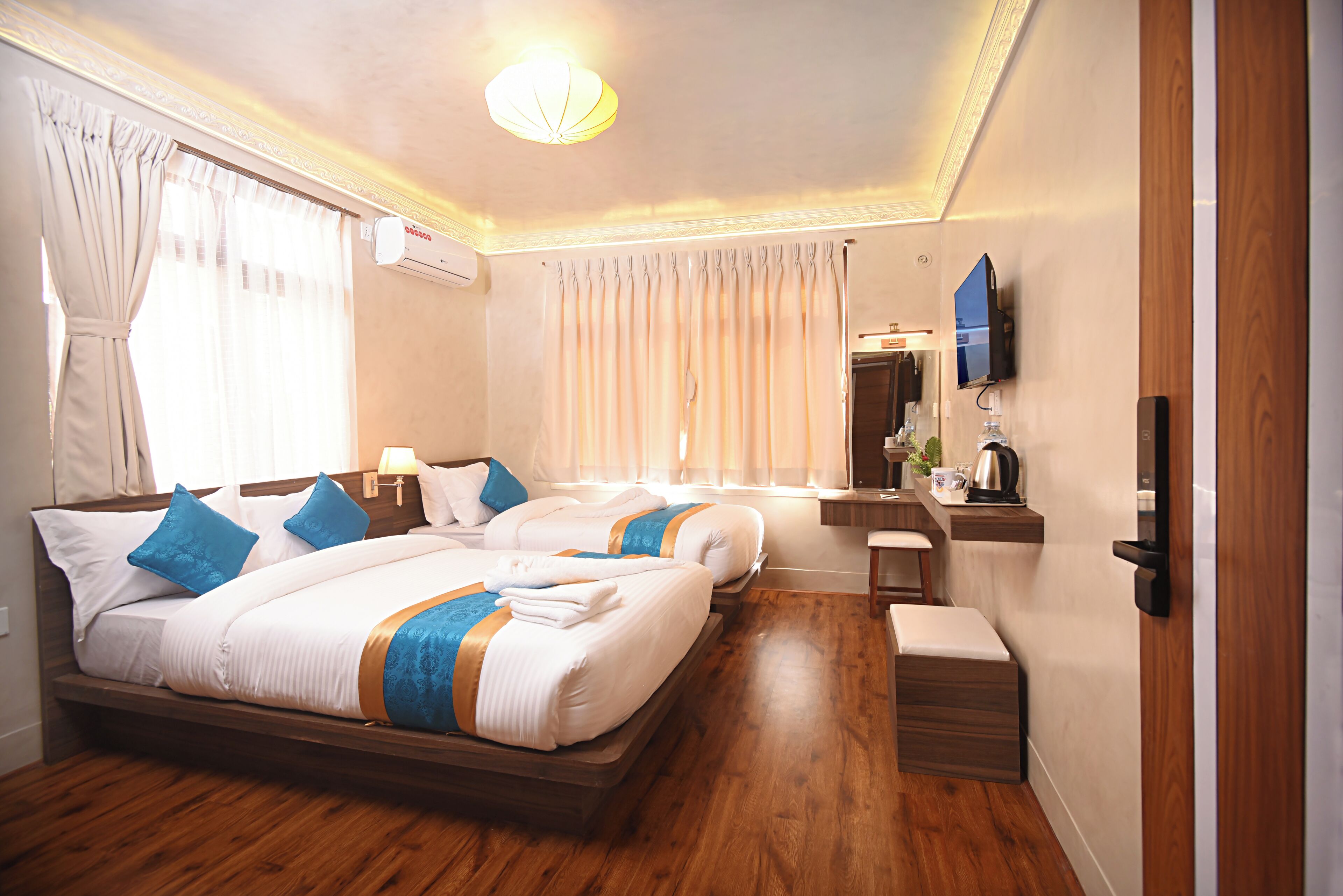 Deluxe Double or Twin Room | Desk, free WiFi, bed sheets